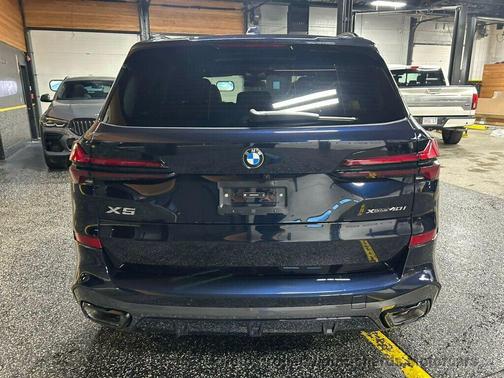 Marina Bay Blue Metallic 2026 BMW X5 xDrive40i