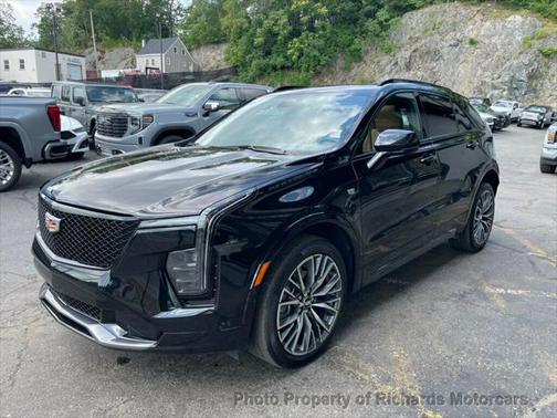 2024 Cadillac XT4 Sport