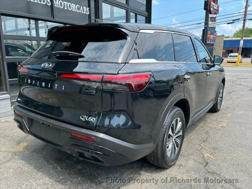 2023 INFINITI QX60 Pure