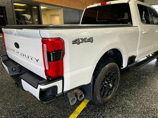 Oxford White 2024 Ford F-250 Lariat