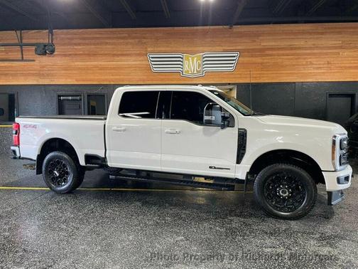 Oxford White 2024 Ford F-250 Lariat