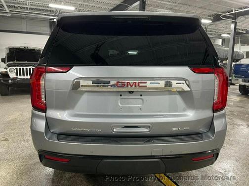 2024 GMC Yukon XL SLE