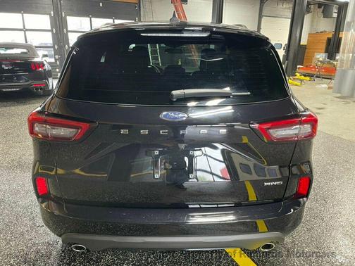 Agate Black Metallic 2024 Ford Escape ST-Line