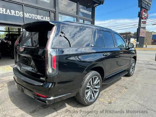 2022 Cadillac Escalade Sport