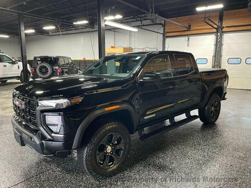 Onyx Black 2024 GMC Canyon Elevation
