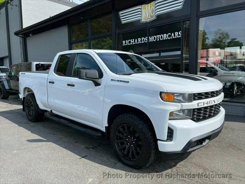 2022 Chevrolet Silverado 1500 Custom