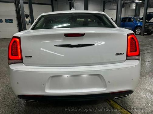 2022 Chrysler 300 Touring