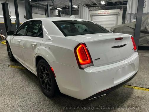 2022 Chrysler 300 Touring