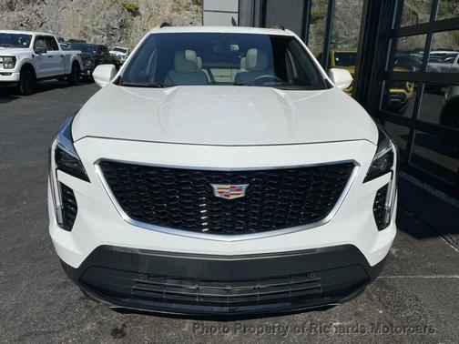 Crystal White Tricoat 2019 Cadillac XT4 Sport