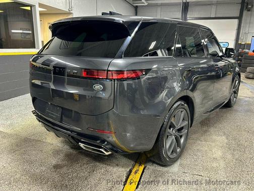 2023 Land Rover Range Rover Sport SE