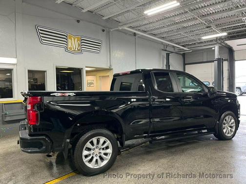 2022 Chevrolet Silverado 1500 Custom