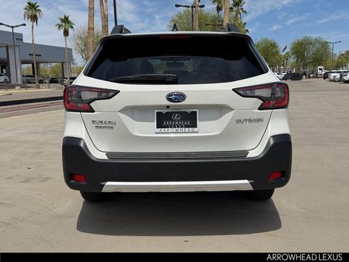 Crystal White Pearl 2025 Subaru Outback Limited