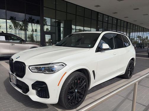 2022 BMW X5 M50i