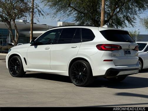 2022 BMW X5 M50i