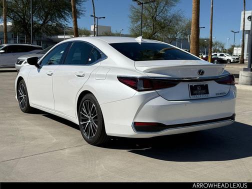 2025 Lexus ES 300h Base