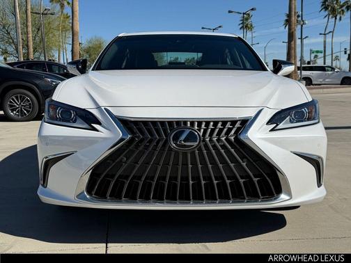 2025 Lexus ES 300h Base