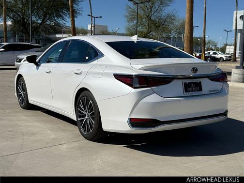 2025 Lexus ES 300h Base