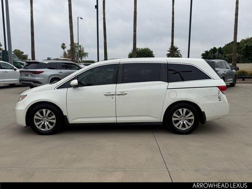 White Diamond Pearl 2016 Honda Odyssey EX-L