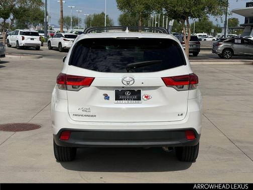 Blizzard Pearl 2019 Toyota Highlander LE Plus