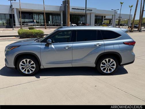 Moon Dust 2020 Toyota Highlander Limited