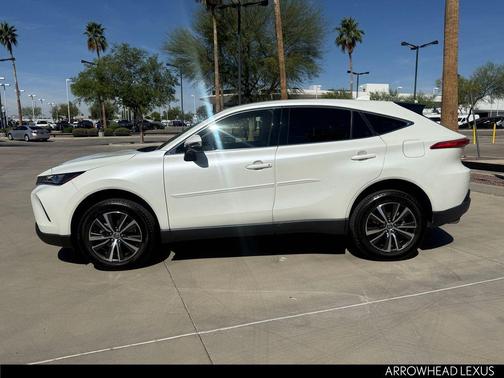 Blizzard Pearl 2022 Toyota Venza LE