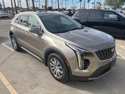 2022 Cadillac XT4 Premium Luxury