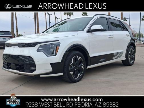 Snow White Pearl 2024 Kia Niro EV Wave SUV