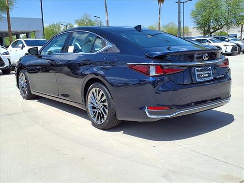 2025 Lexus ES 300h Luxury