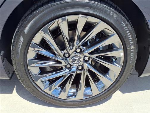 2025 Lexus ES 300h Luxury