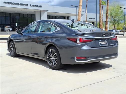 2025 Lexus ES 300h Base