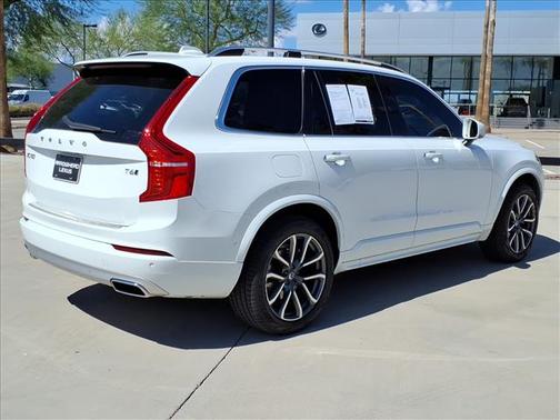 2017 Volvo XC90 T6 Momentum