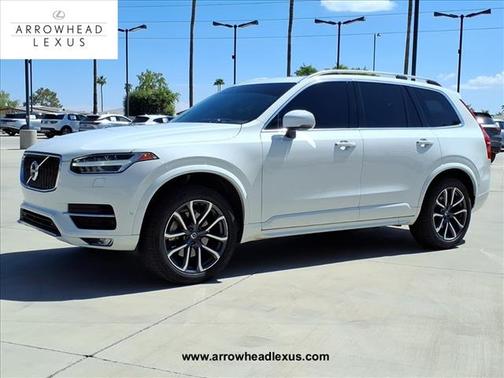 2017 Volvo XC90 T6 Momentum