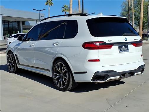 2021 BMW X7 M50i