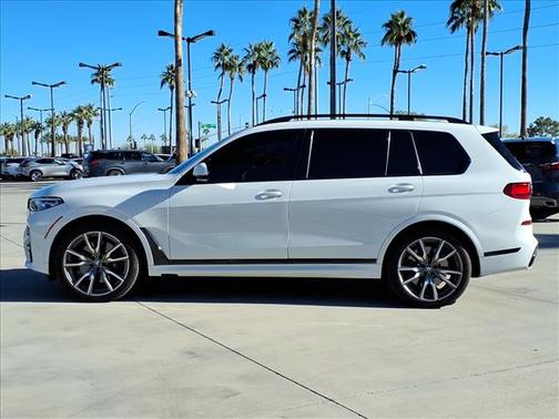 2021 BMW X7 M50i