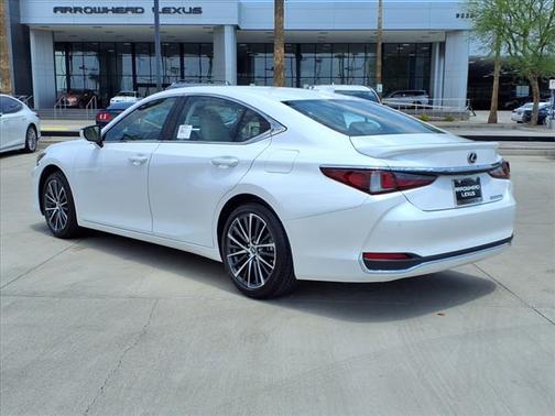 2025 Lexus ES 300h Base