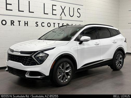 White Pearl 2023 Kia Sportage SX