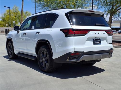 2025 Lexus LX 700h Overtrail