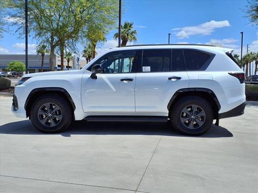 2025 Lexus LX 700h Overtrail