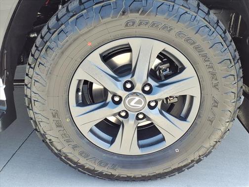2025 Lexus LX 700h Overtrail