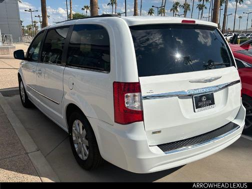 Bright White Clearcoat 2016 Chrysler Town & Country Touring