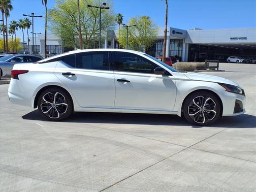 2024 Nissan Altima SR FWD