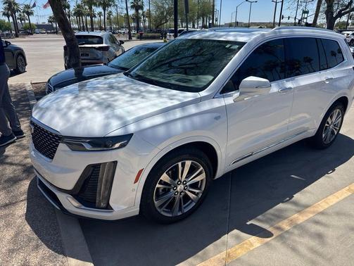 Crystal White Tricoat 2023 Cadillac XT6 Premium Luxury FWD