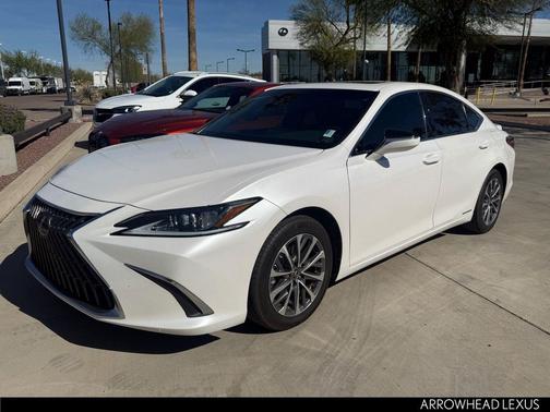 2022 Lexus ES 300h Base