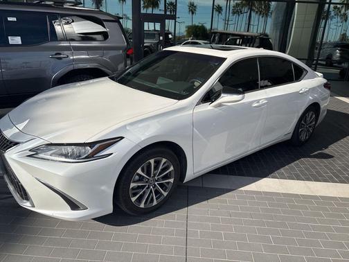 2022 Lexus ES 300h Base
