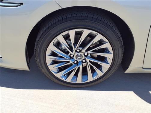 2025 Lexus ES 300h Luxury