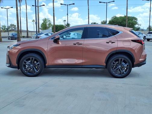 2025 Lexus NX 450h+ Luxury