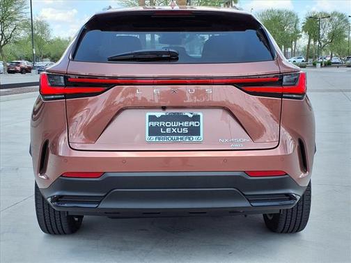 2025 Lexus NX 450h+ Luxury