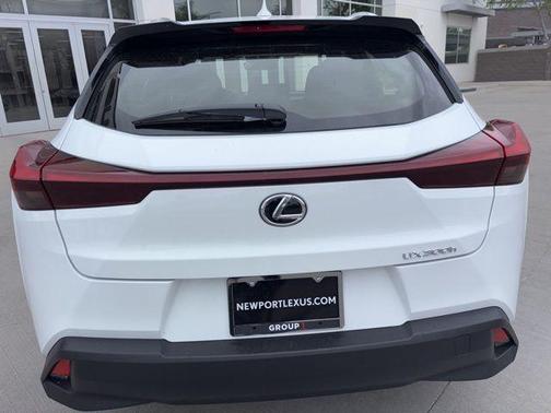 Ultra White/Obsidian 2026 Lexus UX 300h Base