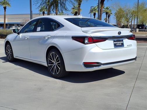 2025 Lexus ES 300h Base