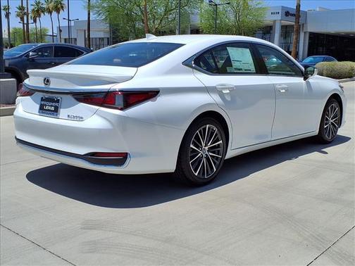 2025 Lexus ES 300h Base